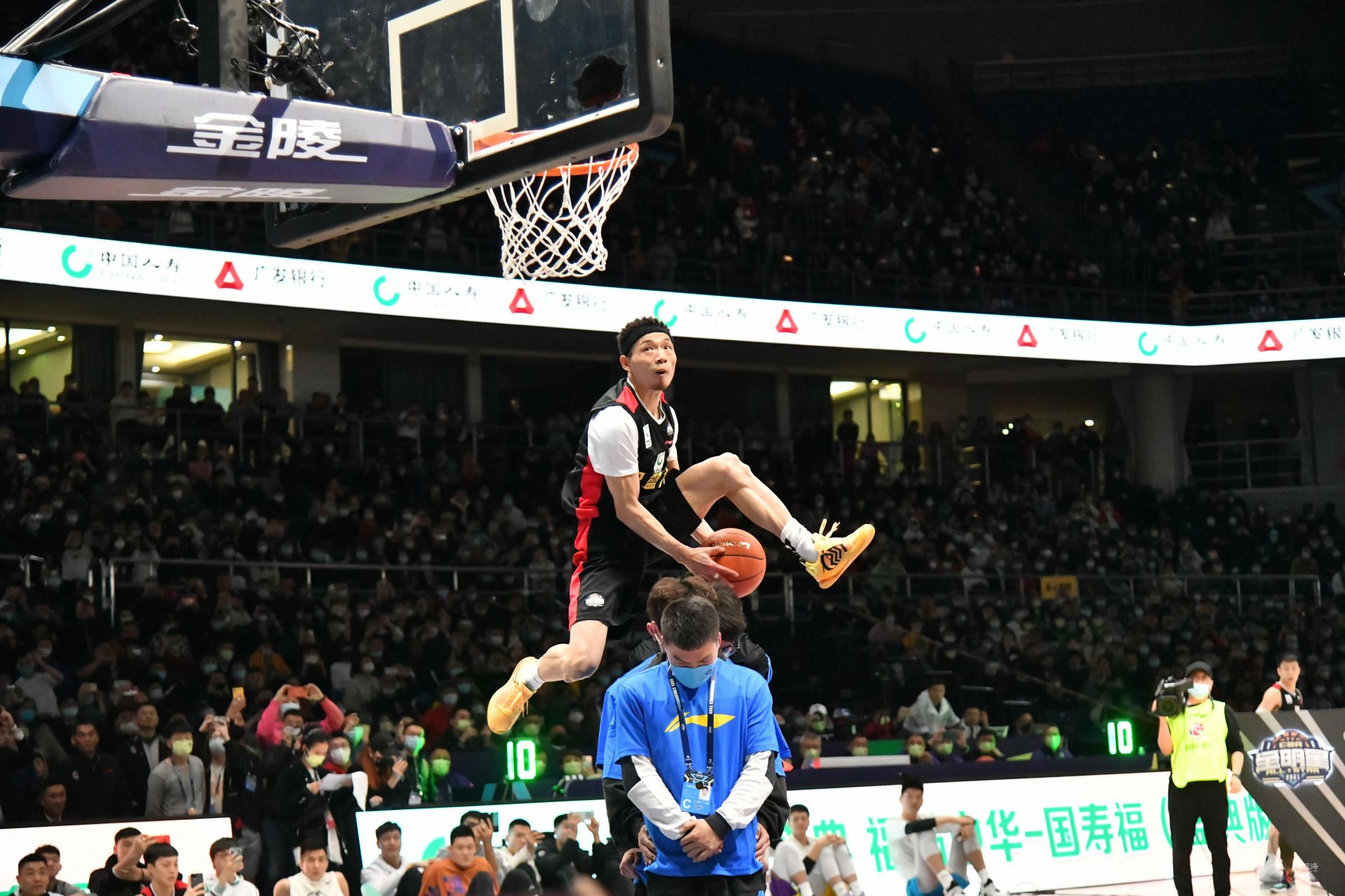 对手横向补 对手横向补