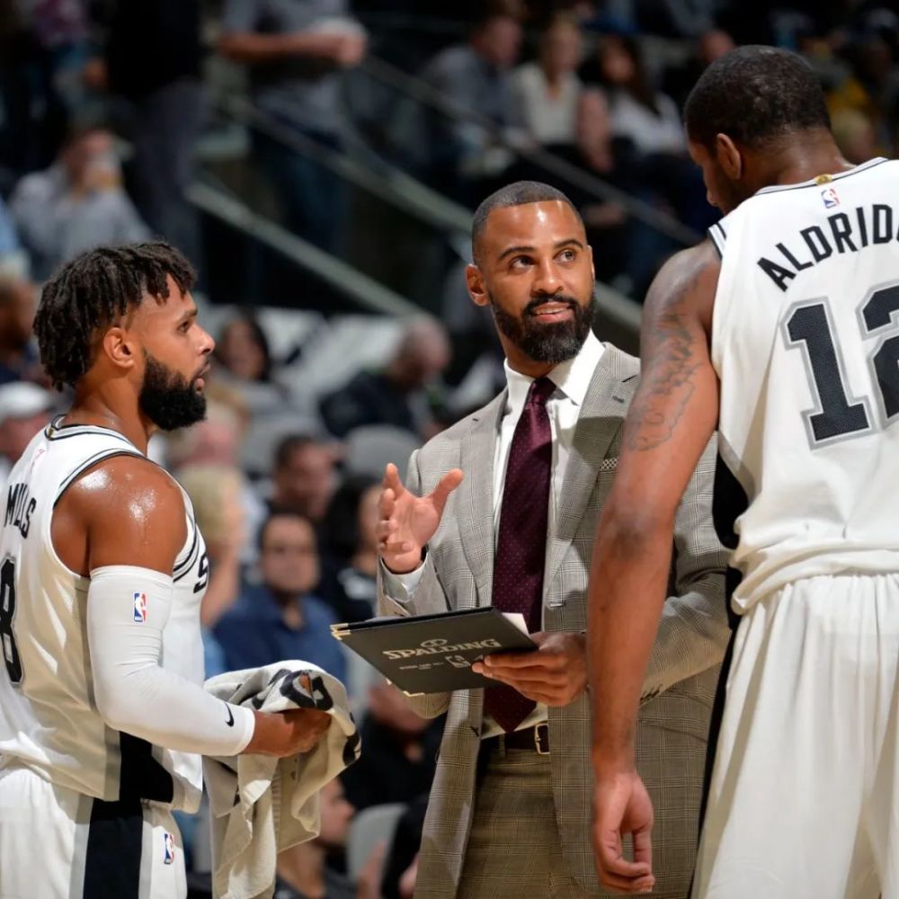 卫与后腰的 卫与后腰的